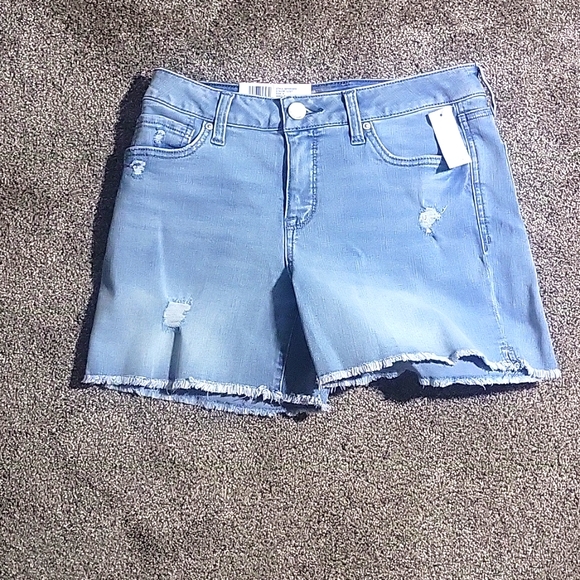 Seven7 Weekend Jean Shorts Size 6 NWT - Picture 1 of 4